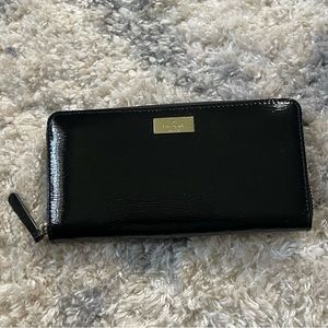 Kate Spade zipper wallet
